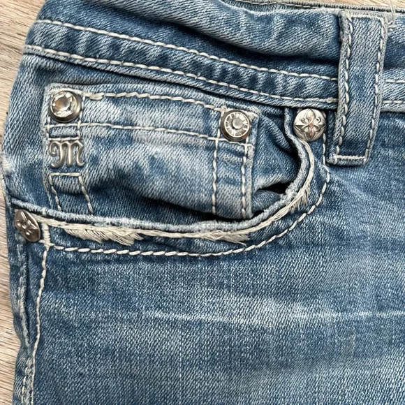 Miss Me Mid Rise Easy Straight Distressed Jeans Size 32 - Picture 5 of 11